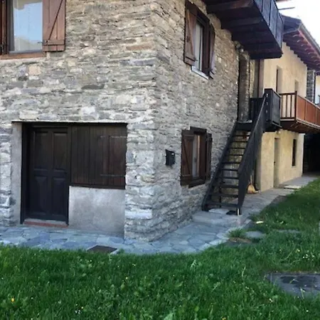 Trekking E Natura Ai Piedi Del Monte Bianco! * La Salle