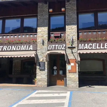 Trekking E Natura Ai Piedi Del Monte Bianco! * La Salle